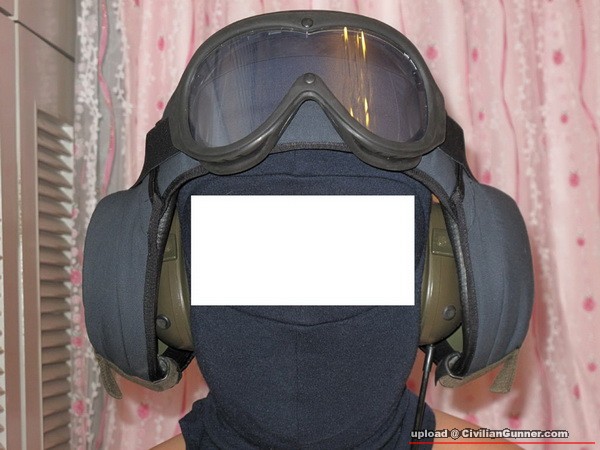 GSG9helmetgoggles.jpg