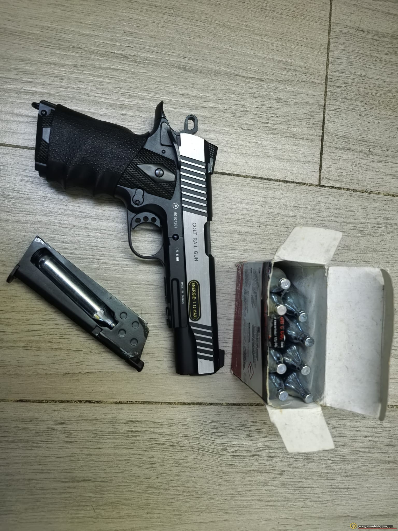 Colt 1911 (2).jpeg