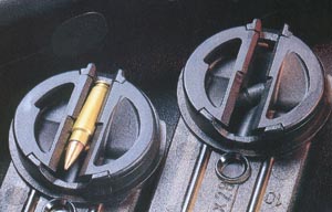 P90-mag.jpg (15151 bytes)